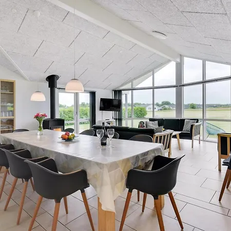 Vakantiehuis Finja - 500m From The Sea By Interhome *